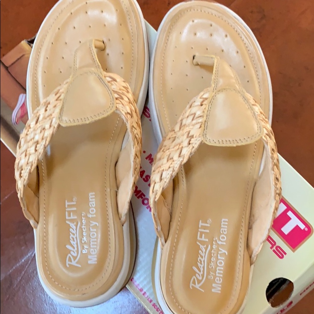 Brand new relaxed fit Sandler’s by memory foam